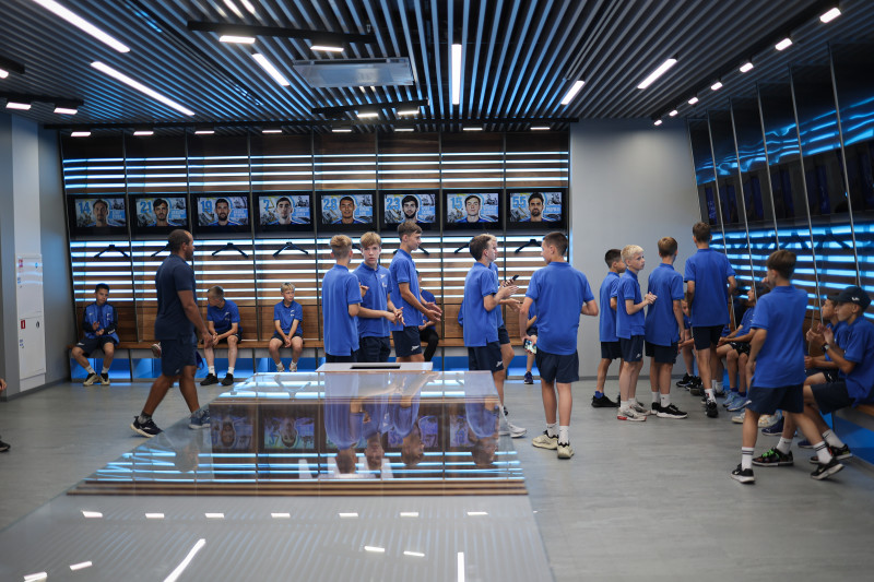 Воспитанники «Газпром»-Академии посетили «Газпром Арену»