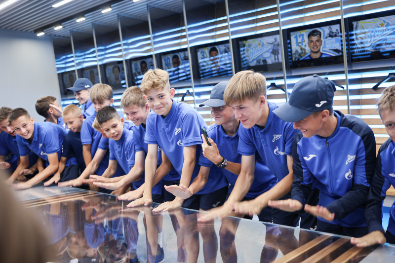 Воспитанники «Газпром»-Академии посетили «Газпром Арену»