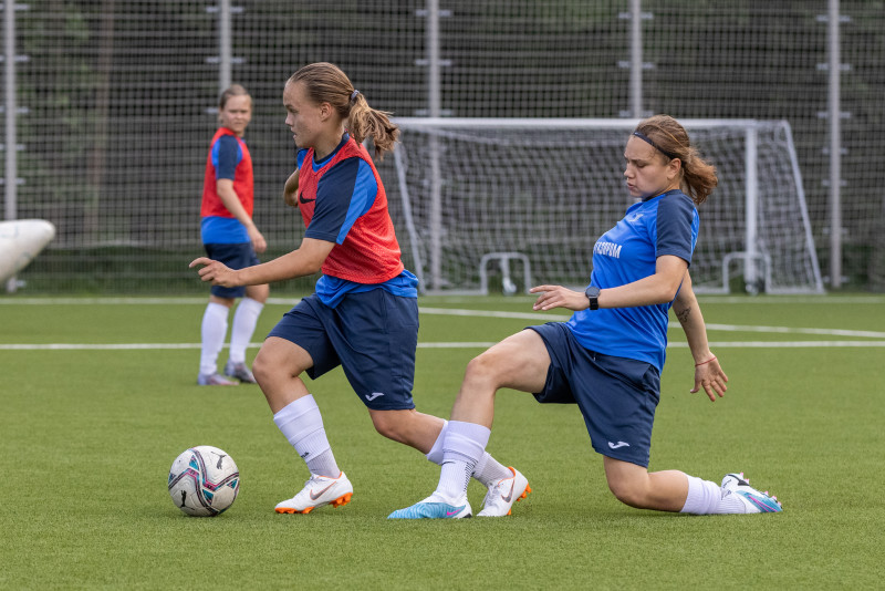 Тренировка женской молодежной команды «Зенит» перед матчем с  «Рязанью-ВДВ»-м