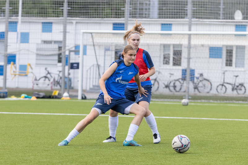 Тренировка женской молодежной команды «Зенит» перед матчем с  «Рязанью-ВДВ»-м