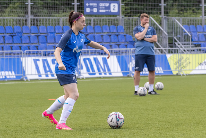 Тренировка женской молодежной команды «Зенит» перед матчем с  «Рязанью-ВДВ»-м