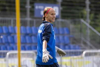 Тренировка женской молодежной команды «Зенит» перед матчем с  «Рязанью-ВДВ»-м