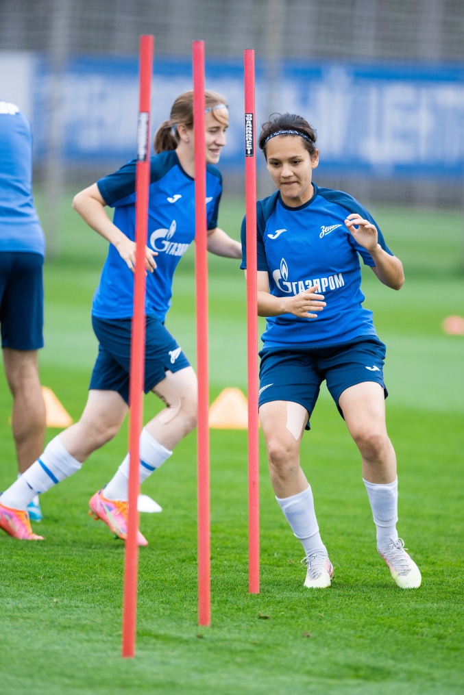 Тренировка женской команды «Зенит» в Удельном парке