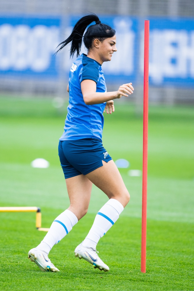 Тренировка женской команды «Зенит» в Удельном парке