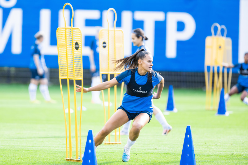 Тренировка женской команды «Зенит» в Удельном парке