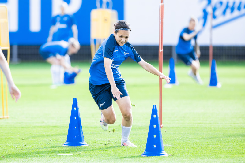 Тренировка женской команды «Зенит» в Удельном парке