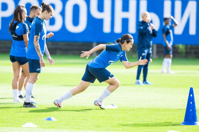 Тренировка женской команды «Зенит» в Удельном парке