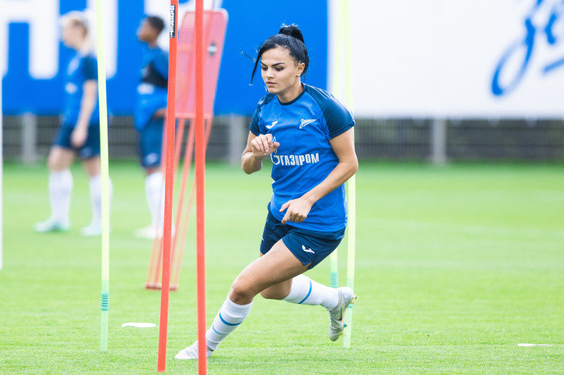 Тренировка женской команды «Зенит» в Удельном парке