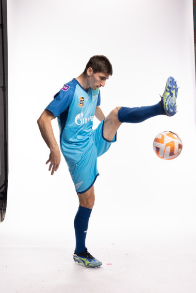 Индивидуальная фотосессия игроков ФК «Зенит» в форме Joma сезона 2023/24