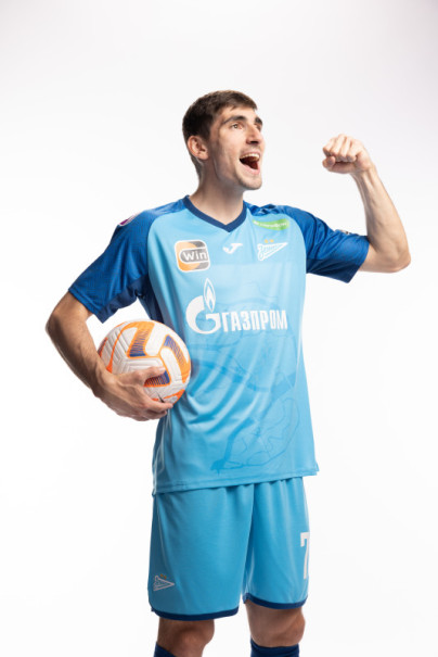 Индивидуальная фотосессия игроков ФК «Зенит» в форме Joma сезона 2023/24