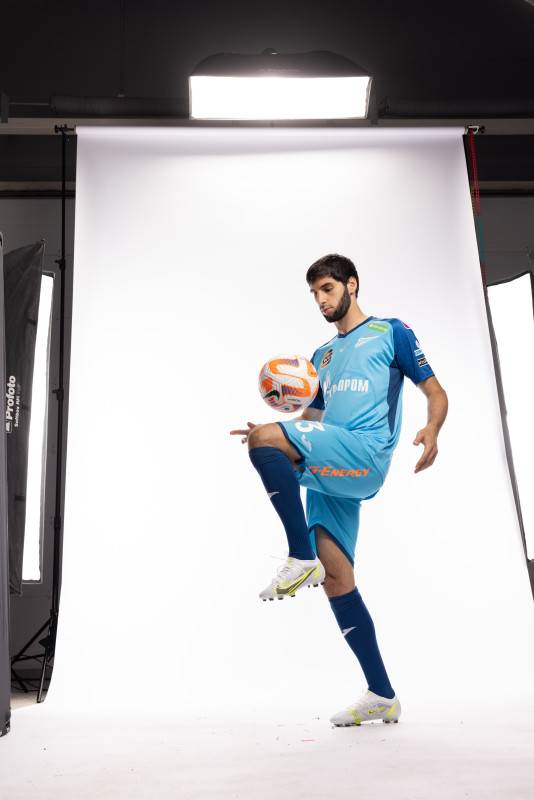 Индивидуальная фотосессия игроков ФК «Зенит» в форме Joma сезона 2023/24