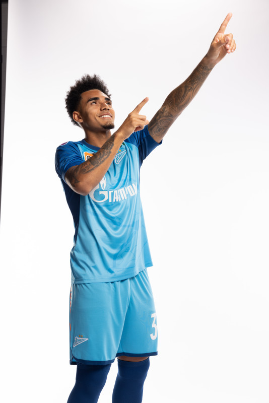 Индивидуальная фотосессия игроков ФК «Зенит» в форме Joma сезона 2023/24