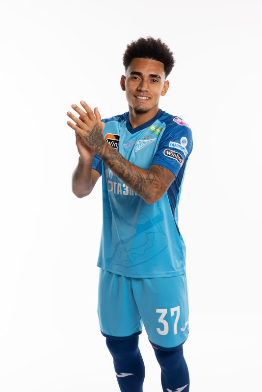 Индивидуальная фотосессия игроков ФК «Зенит» в форме Joma сезона 2023/24