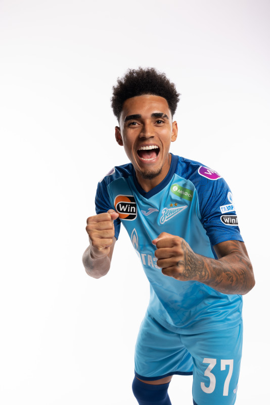 Индивидуальная фотосессия игроков ФК «Зенит» в форме Joma сезона 2023/24