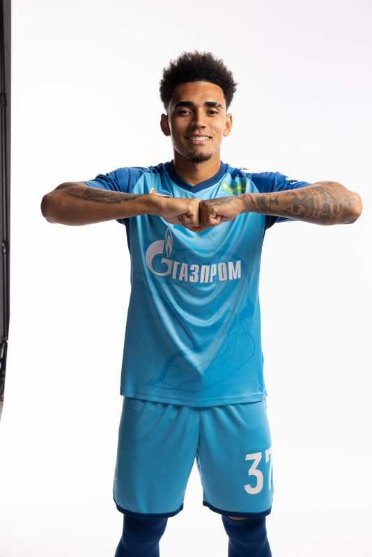 Индивидуальная фотосессия игроков ФК «Зенит» в форме Joma сезона 2023/24