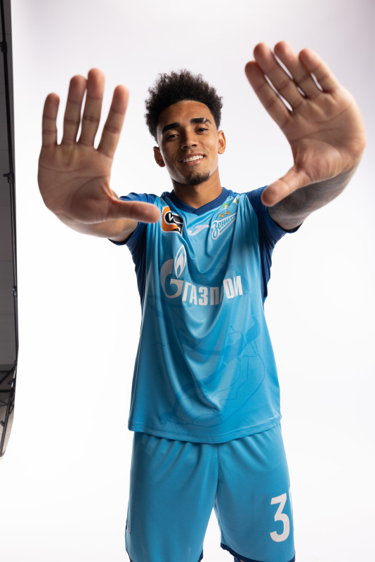 Индивидуальная фотосессия игроков ФК «Зенит» в форме Joma сезона 2023/24