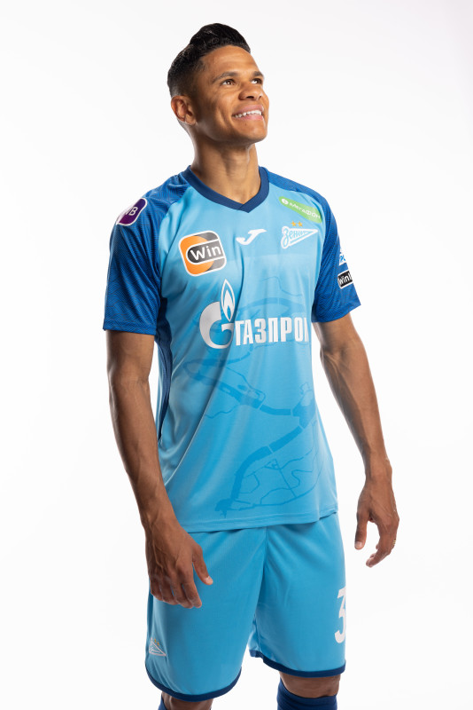 Индивидуальная фотосессия игроков ФК «Зенит» в форме Joma сезона 2023/24