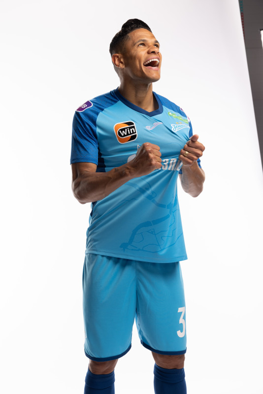 Индивидуальная фотосессия игроков ФК «Зенит» в форме Joma сезона 2023/24