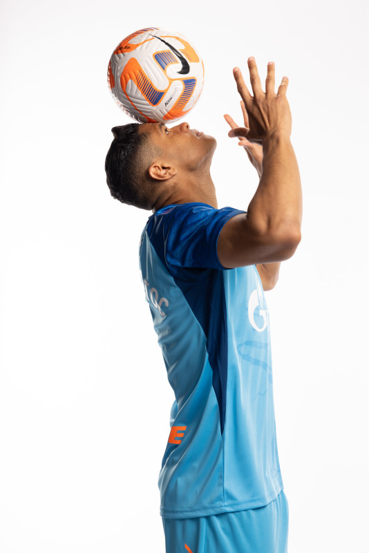 Индивидуальная фотосессия игроков ФК «Зенит» в форме Joma сезона 2023/24