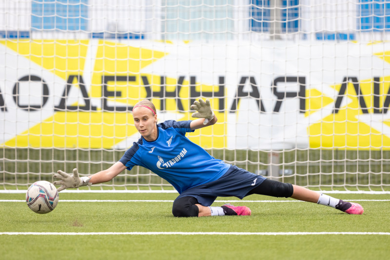Тренировка женской молодёжной команды «Зенит» перед матчем с «Динамо»