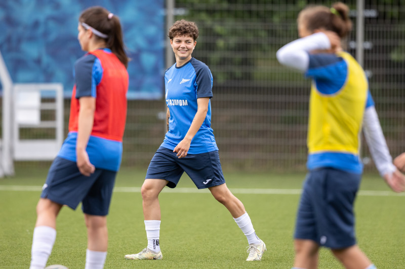 Тренировка женской молодёжной команды «Зенит» перед матчем с «Динамо»