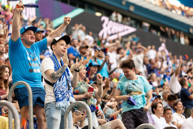 Болельщики на матче «Зенит» — «Динамо»