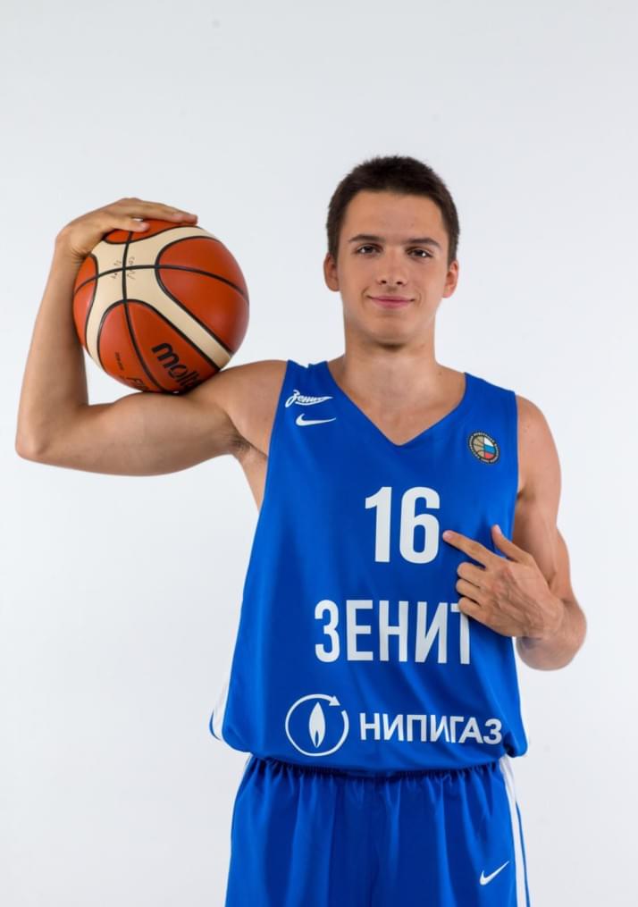 Фотосессия игроков и тренеров БК «Зенит-Фарм» сезона-2017/2018