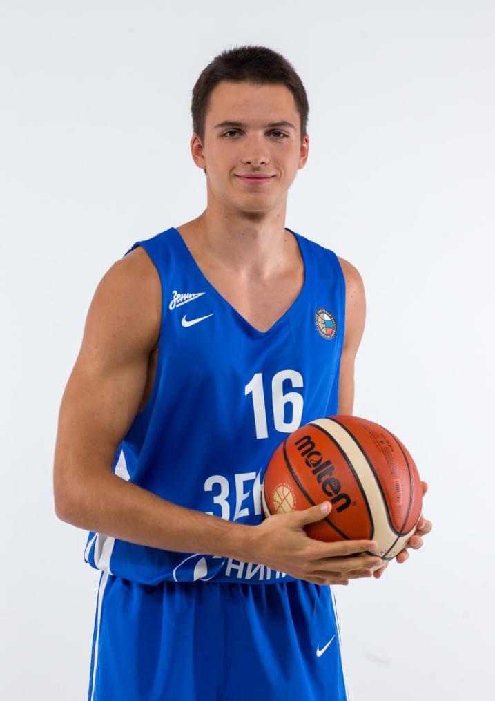 Фотосессия игроков и тренеров БК «Зенит-Фарм» сезона-2017/2018