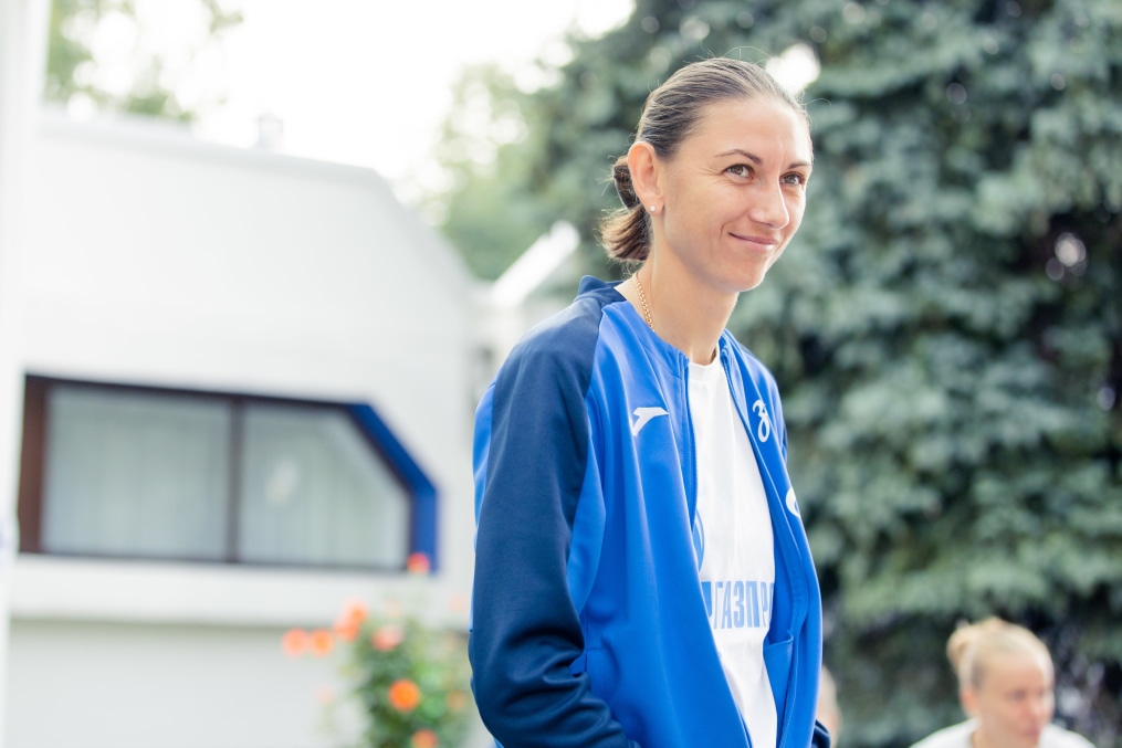 Прогулка женской команды перед матчем с «Динамо»