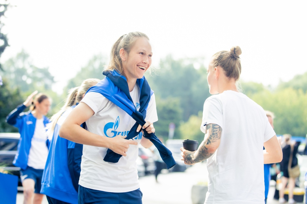 Прогулка женской команды перед матчем с «Динамо»