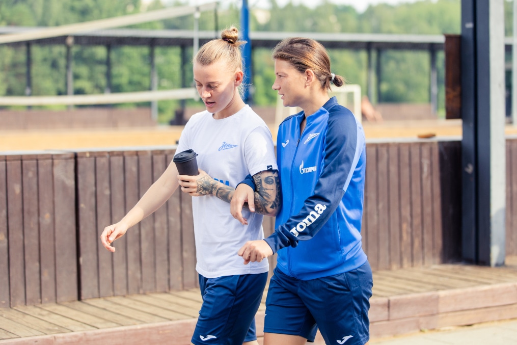 Прогулка женской команды перед матчем с «Динамо»