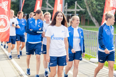 Прогулка женской команды перед матчем с «Динамо»