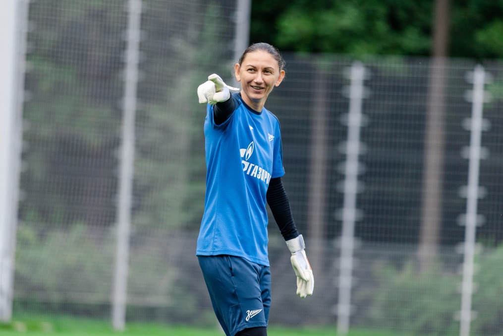 Тренировка женской команды перед матчем с «Енисеем»