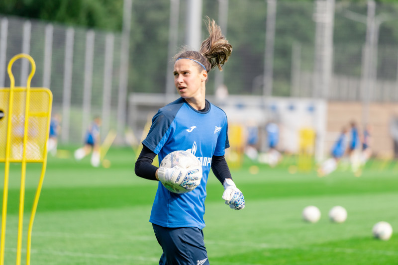 Тренировка женской команды перед матчем с «Енисеем»