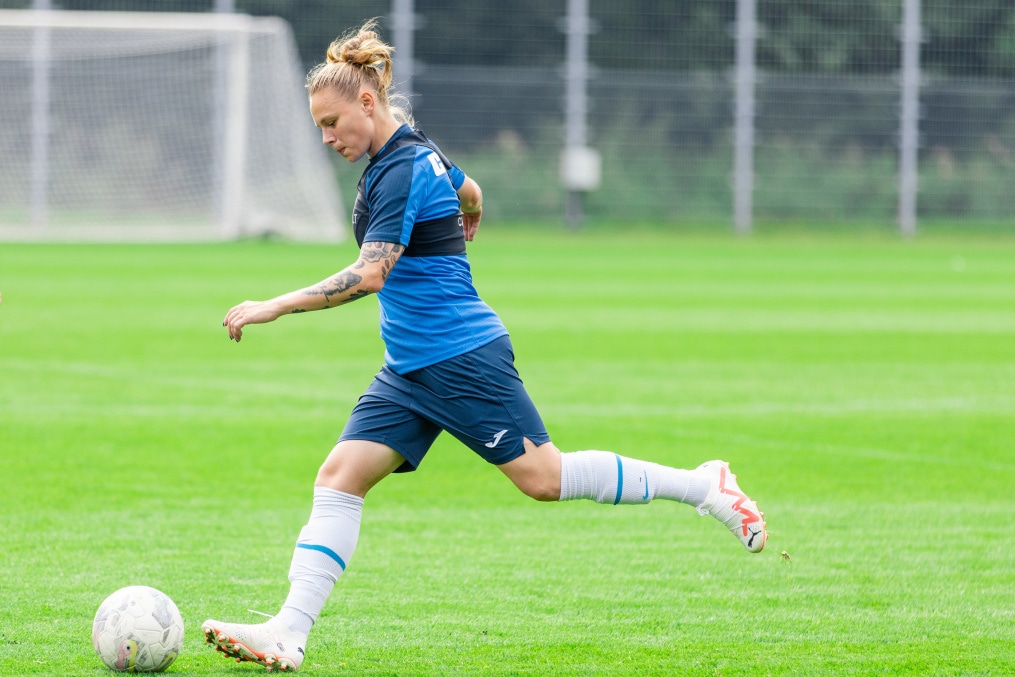 Тренировка женской команды перед матчем с «Енисеем»