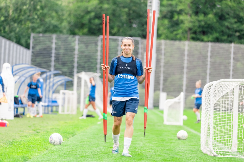 Тренировка женской команды перед матчем с «Енисеем»