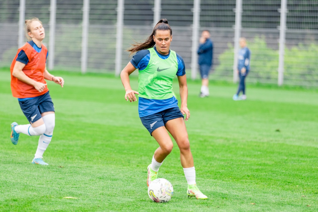Тренировка женской команды перед матчем с «Енисеем»
