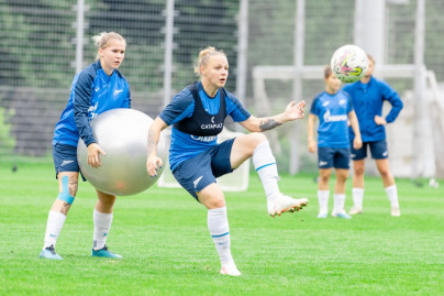 Тренировка женской команды перед матчем с «Енисеем»