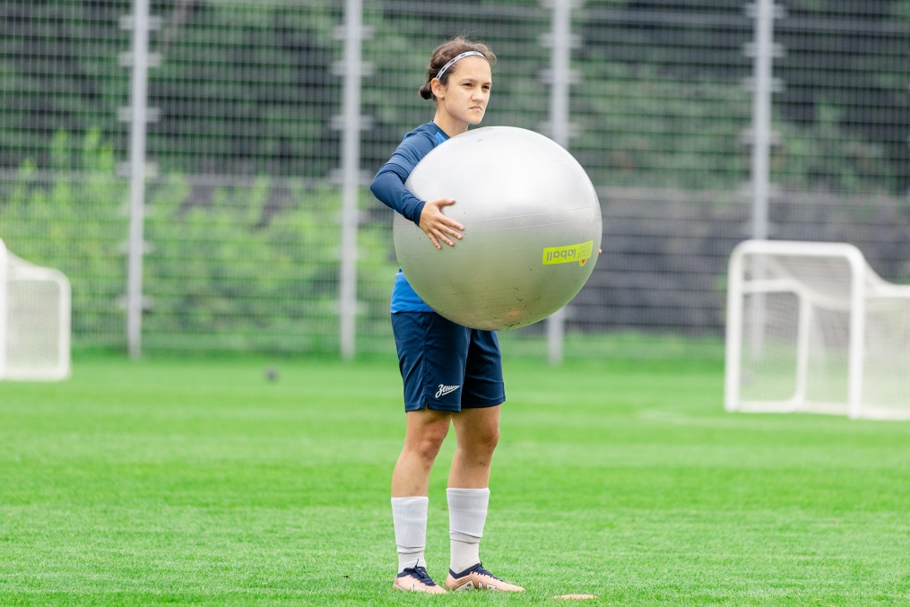 Тренировка женской команды перед матчем с «Енисеем»
