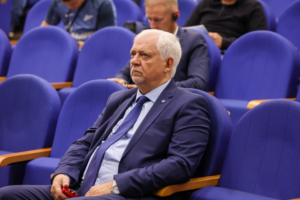 Перейра Монте Ф. — тренер академии футбольного клуба «Сантос»