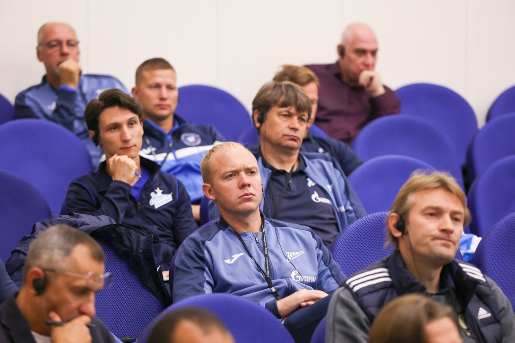 Перейра Монте Ф. — тренер академии футбольного клуба «Сантос»