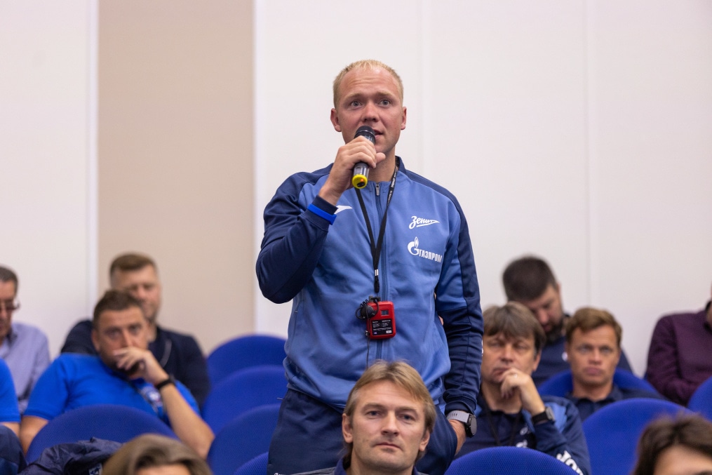 Короткевич Д. В. — главный тренер юношеской сборной Беларуси до 17 лет