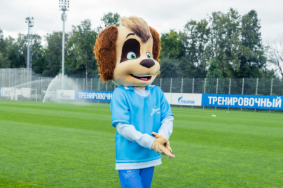 Дружок на тренировке основной команды «Зенит»