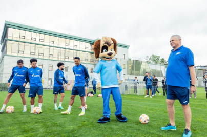 Дружок на тренировке основной команды «Зенит»