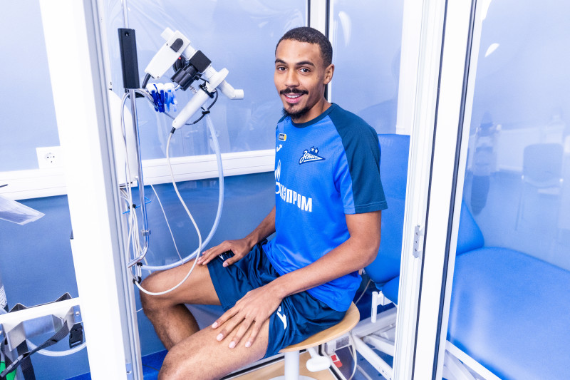 Медосмотр новичка основного состава «Зенита» Вильсона Изидора