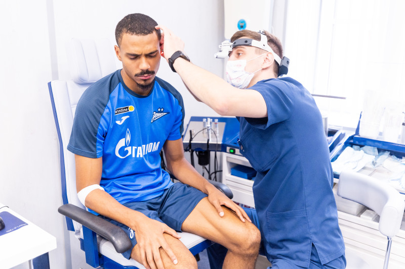 Медосмотр новичка основного состава «Зенита» Вильсона Изидора