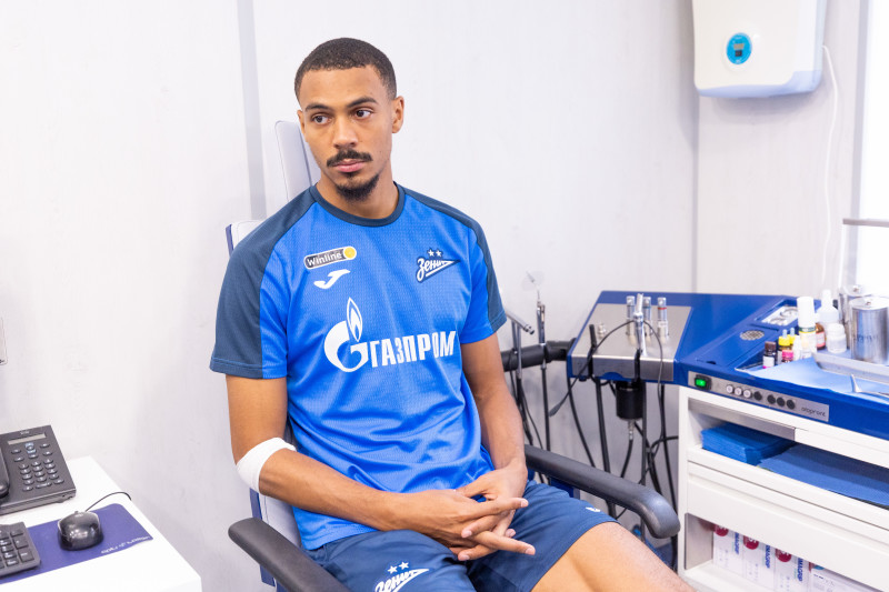Медосмотр новичка основного состава «Зенита» Вильсона Изидора