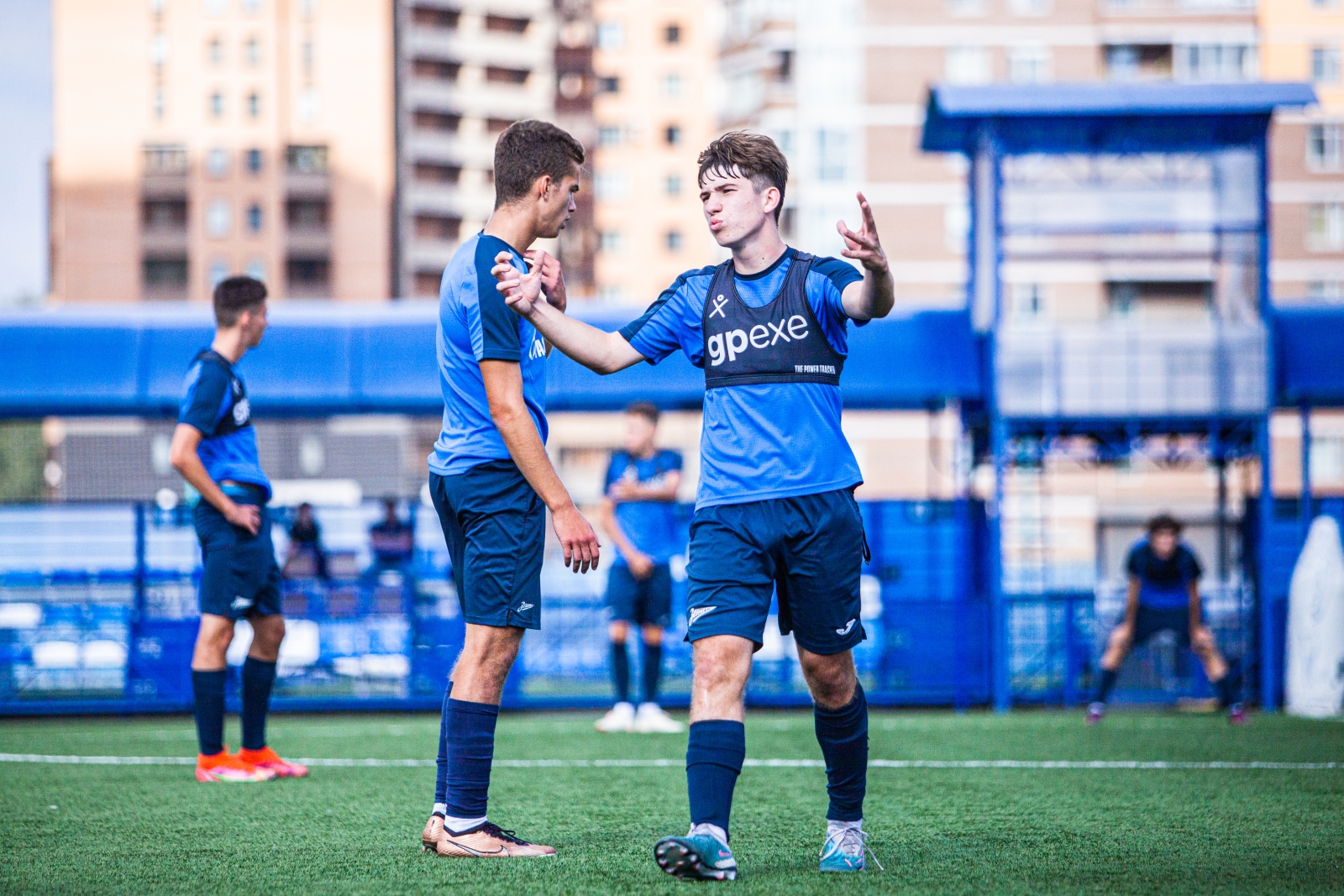 Совместная тренировка команд «Газпром»-Академии ФК «Зенит» 2006 и 2007 годов рождения