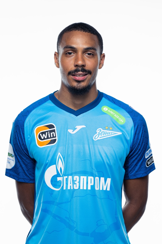 Фотосессия сезона 2023/24: нападающий Вильсон Изидор