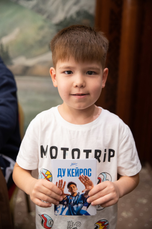 Автограф-сессия для детей из школы «Зенит-Чемпионика» в Алм-Ате